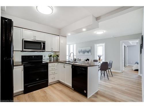 2308-4090 Living Arts Drive, Mississauga, ON - Indoor Photo Showing Kitchen