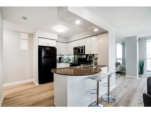 2308-4090 Living Arts Drive, Mississauga, ON - Indoor Photo Showing Kitchen With Double Sink