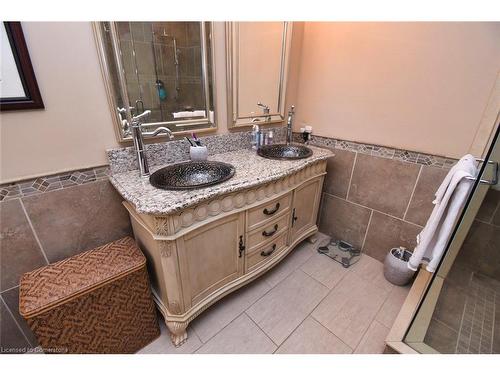 85 Unity Side Road, Caledonia, ON - Indoor Photo Showing Bathroom