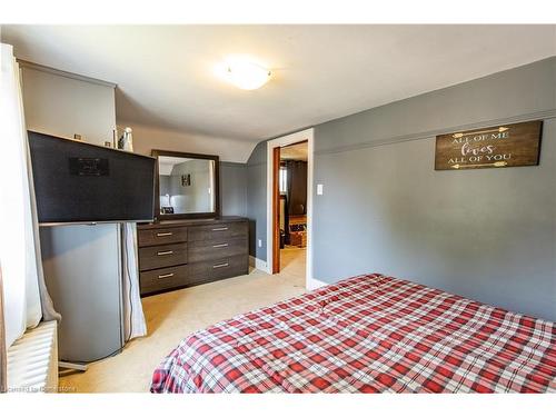 47 Cross Street, Port Colborne, ON - Indoor Photo Showing Bedroom