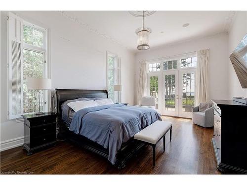 4410 Lakeshore Road, Burlington, ON - Indoor Photo Showing Bedroom