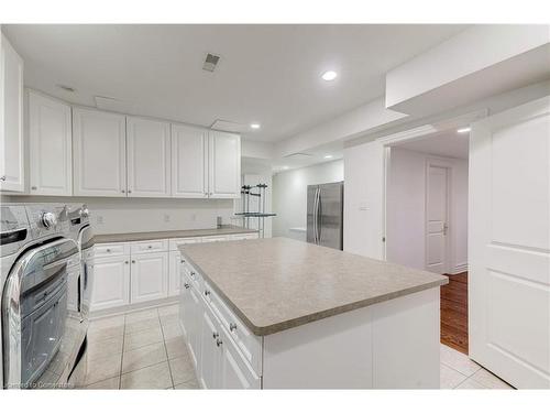 4410 Lakeshore Road, Burlington, ON - Indoor Photo Showing Laundry Room