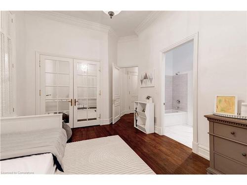 4410 Lakeshore Road, Burlington, ON - Indoor Photo Showing Bedroom