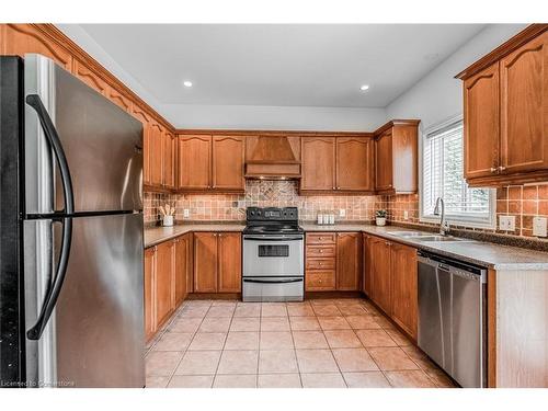 5228 Garland Crescent, Burlington, ON - Indoor Photo Showing Kitchen With Stainless Steel Kitchen With Double Sink