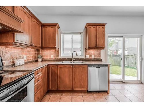 5228 Garland Crescent, Burlington, ON - Indoor Photo Showing Kitchen With Double Sink