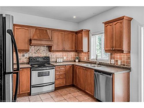 5228 Garland Crescent, Burlington, ON - Indoor Photo Showing Kitchen With Double Sink