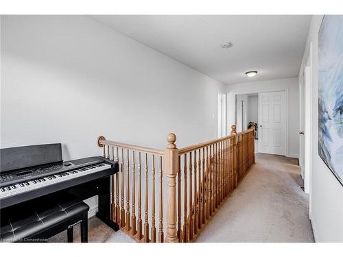 5228 Garland Crescent, Burlington, ON - Indoor Photo Showing Other Room