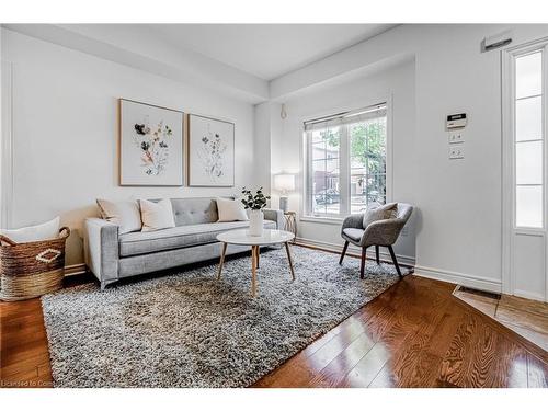 5228 Garland Crescent, Burlington, ON - Indoor Photo Showing Living Room