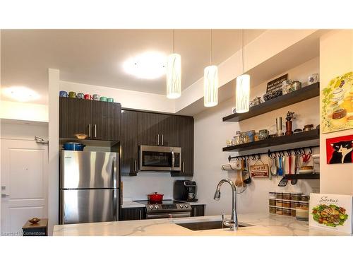 133-101 Shoreview Place, Stoney Creek, ON - Indoor Photo Showing Kitchen