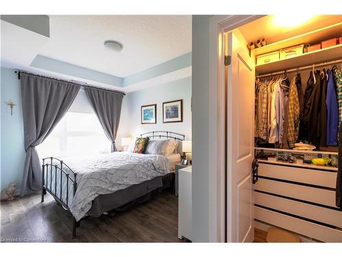 133-101 Shoreview Place, Stoney Creek, ON - Indoor Photo Showing Bedroom