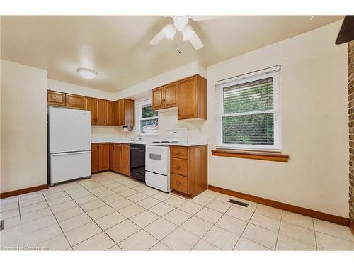 115 Organ Crescent, Hamilton, ON - Indoor Photo Showing Kitchen