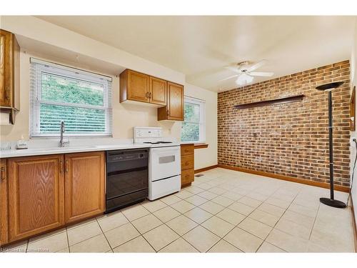 115 Organ Crescent, Hamilton, ON - Indoor Photo Showing Kitchen