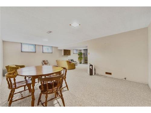 115 Organ Crescent, Hamilton, ON - Indoor Photo Showing Dining Room