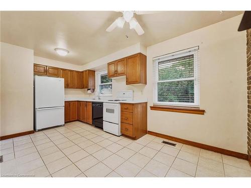 115 Organ Crescent, Hamilton, ON - Indoor Photo Showing Kitchen