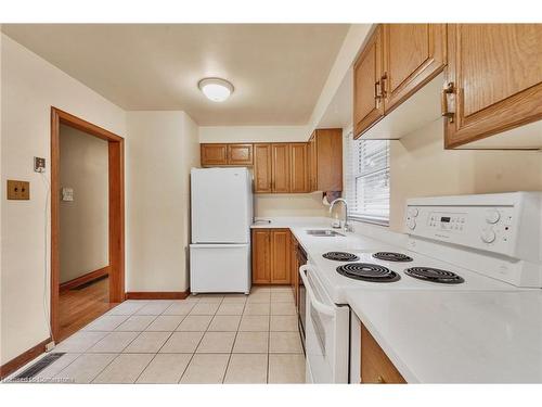 115 Organ Crescent, Hamilton, ON - Indoor Photo Showing Kitchen