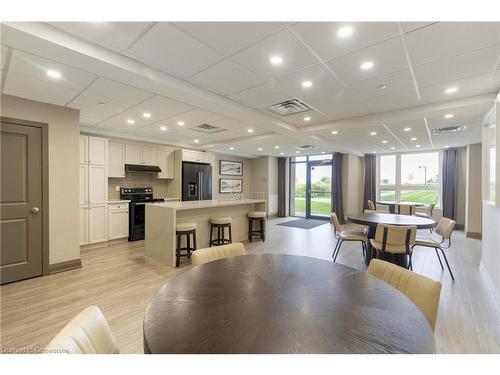 521-101 Shoreview Place, Stoney Creek, ON - Indoor Photo Showing Dining Room