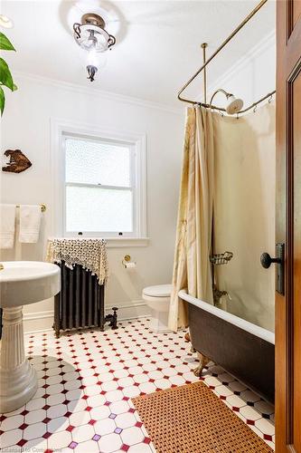 80 Stanley Avenue, Hamilton, ON - Indoor Photo Showing Bathroom