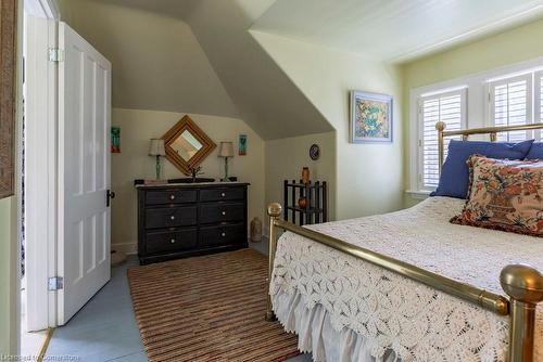 80 Stanley Avenue, Hamilton, ON - Indoor Photo Showing Bedroom