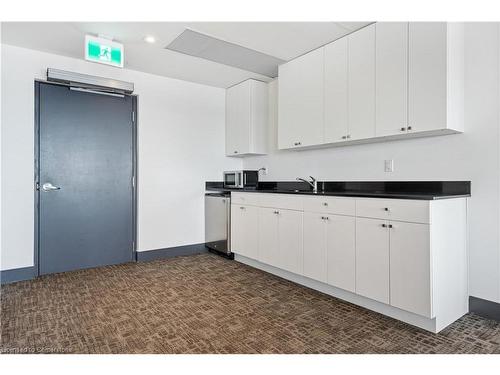 607-1 Wellington Street, Brantford, ON - Indoor Photo Showing Kitchen