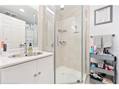 607-1 Wellington Street, Brantford, ON - Indoor Photo Showing Bathroom