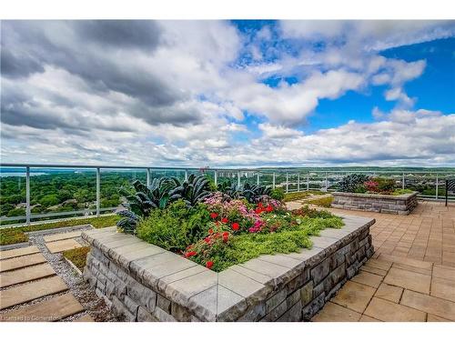 1202-551 Maple Avenue, Burlington, ON - Outdoor With View