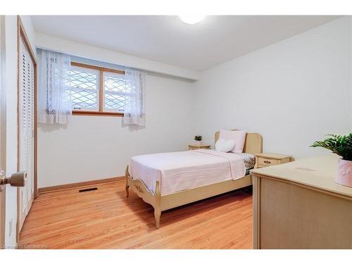 18 Burnt Log Crescent, Toronto, ON - Indoor Photo Showing Bedroom