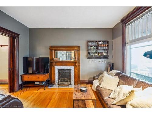 10 Huntley Street, Hamilton, ON - Indoor Photo Showing Living Room With Fireplace