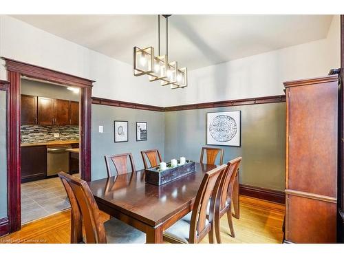 10 Huntley Street, Hamilton, ON - Indoor Photo Showing Dining Room