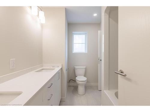 209-123 Lincoln Street, Welland, ON - Indoor Photo Showing Bathroom