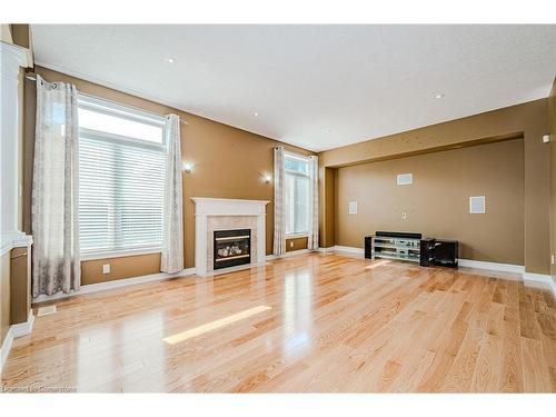 76 Moorland Crescent, Ancaster, ON - Indoor Photo Showing Living Room With Fireplace