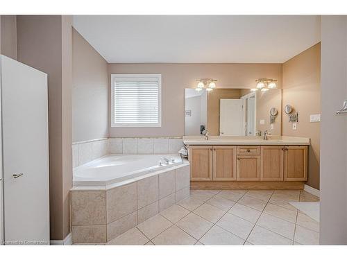 76 Moorland Crescent, Ancaster, ON - Indoor Photo Showing Bathroom