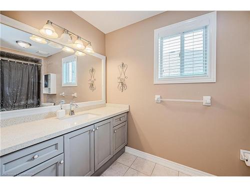 76 Moorland Crescent, Ancaster, ON - Indoor Photo Showing Bathroom