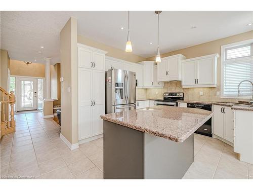 76 Moorland Crescent, Ancaster, ON - Indoor Photo Showing Kitchen With Upgraded Kitchen