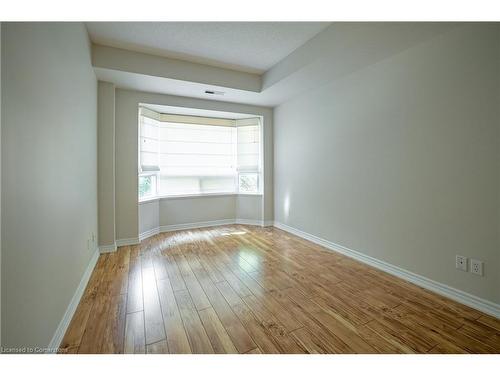 102-5188 Lakeshore Road, Burlington, ON - Indoor Photo Showing Other Room