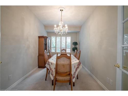 102-5188 Lakeshore Road, Burlington, ON - Indoor Photo Showing Dining Room