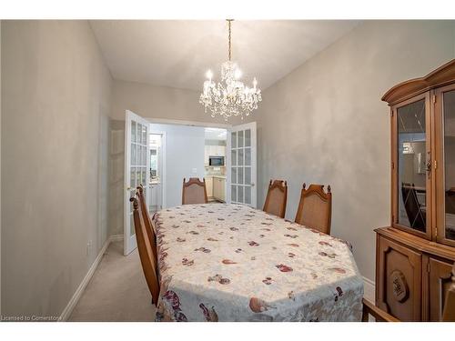 102-5188 Lakeshore Road, Burlington, ON - Indoor Photo Showing Dining Room