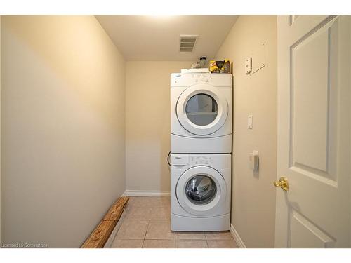 102-5188 Lakeshore Road, Burlington, ON - Indoor Photo Showing Laundry Room