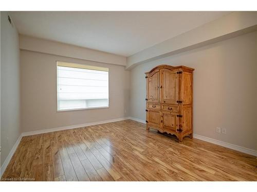 102-5188 Lakeshore Road, Burlington, ON - Indoor Photo Showing Other Room