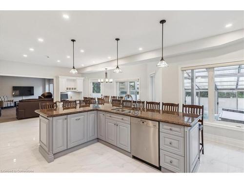 5397 Roanoke Court, Mississauga, ON - Indoor Photo Showing Kitchen With Double Sink With Upgraded Kitchen