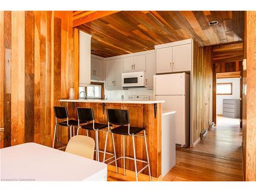 4197 Niagara River Parkway, Fort Erie, ON - Indoor Photo Showing Kitchen