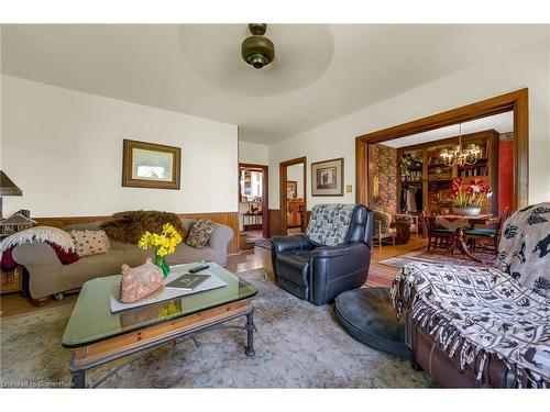 420 Ridge Road, Hamilton, ON - Indoor Photo Showing Living Room