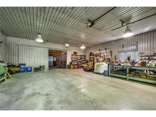 420 Ridge Road, Hamilton, ON - Indoor Photo Showing Garage