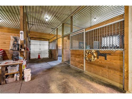 420 Ridge Road, Hamilton, ON - Indoor Photo Showing Garage