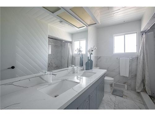 93 Riverview Boulevard, St. Catharines, ON - Indoor Photo Showing Bathroom