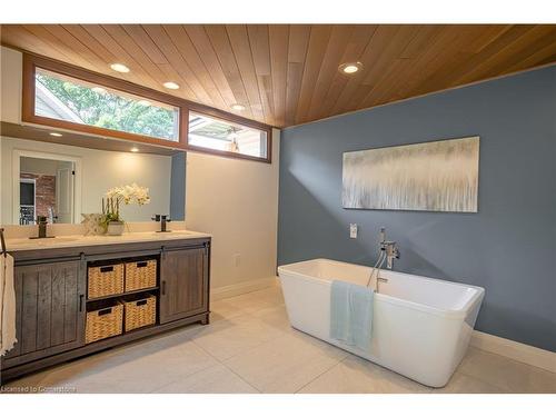 93 Riverview Boulevard, St. Catharines, ON - Indoor Photo Showing Bathroom