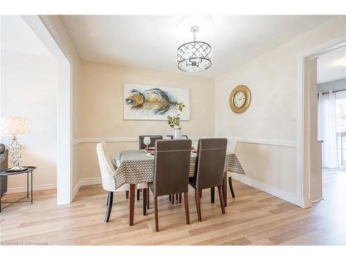 103-1115 Paramount Drive, Stoney Creek, ON - Indoor Photo Showing Dining Room