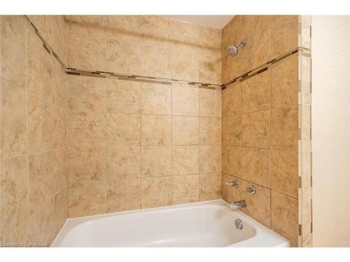 103-1115 Paramount Drive, Stoney Creek, ON - Indoor Photo Showing Bathroom