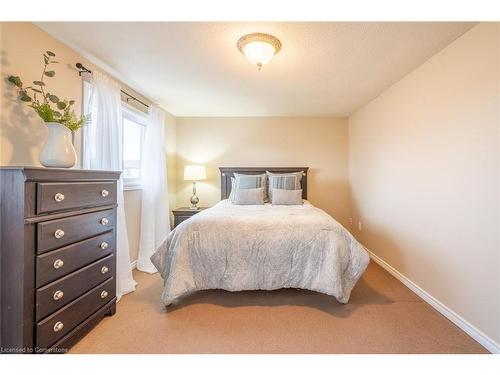 103-1115 Paramount Drive, Stoney Creek, ON - Indoor Photo Showing Bedroom