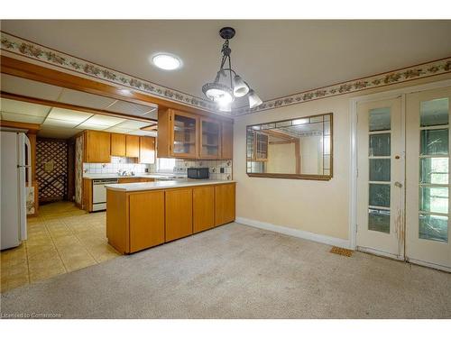 735 Montgomery Drive, Hamilton, ON - Indoor Photo Showing Kitchen