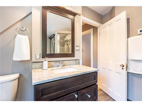 198 Duke Street, Hamilton, ON - Indoor Photo Showing Bathroom